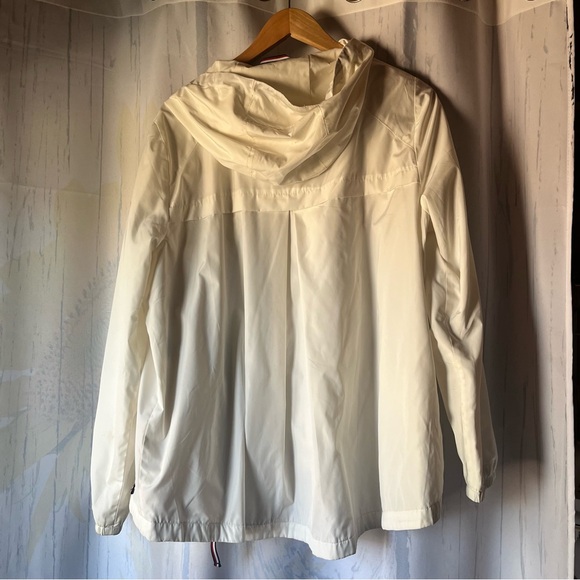 🎉HP🎉 Tommy Hilfiger White Women's Lightweight Weather Resistant Windbreaker - Picture 4 of 9